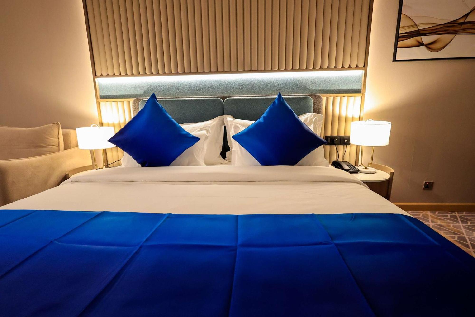 Best Western Premier M Four Hotel Дубай Экстерьер фото