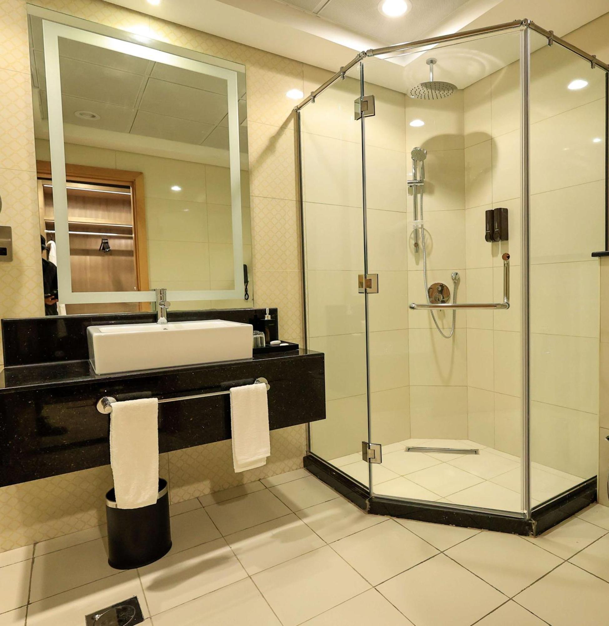 Best Western Premier M Four Hotel Дубай Экстерьер фото